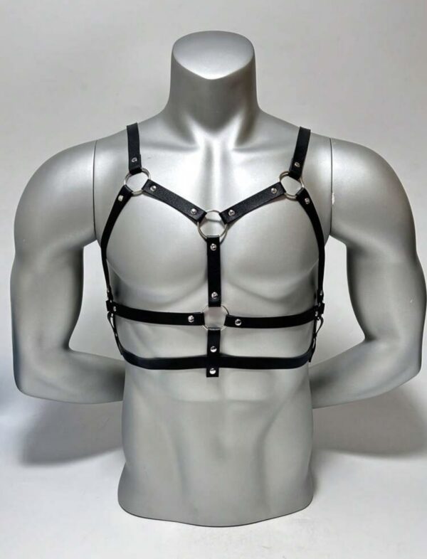 Screenshot Arnés Masculino de Eco Cuero Negro con Aros | Talla Ajustable · ZONAG Chile