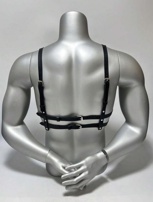 Screenshot Arnés Masculino de Eco Cuero Negro con Aros | Talla Ajustable · ZONAG Chile