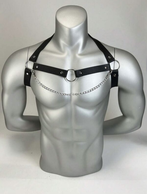 Screenshot Arnés Masculino de Eco Cuero Gris con Cadena | Talla L · ZONAG Chile