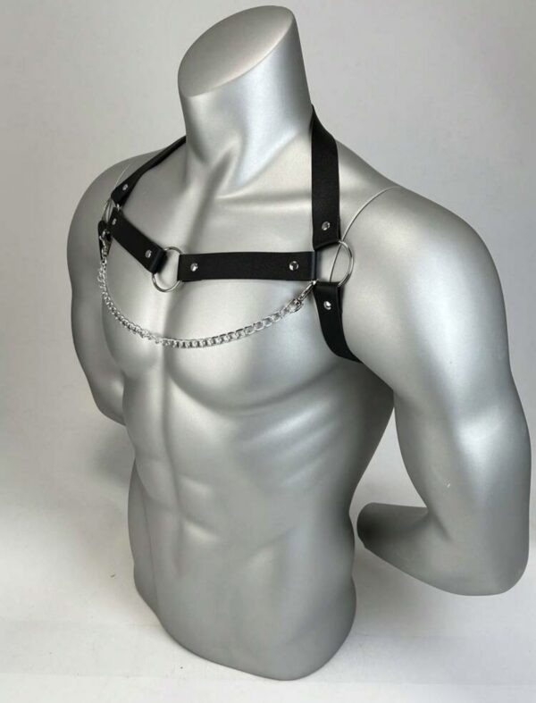 Screenshot Arnés Masculino de Eco Cuero Gris con Cadena | Talla L · ZONAG Chile