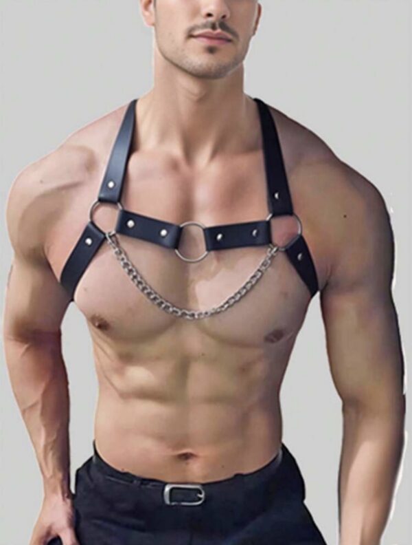 Screenshot Arnés Masculino de Eco Cuero Gris con Cadena | Talla L · ZONAG Chile