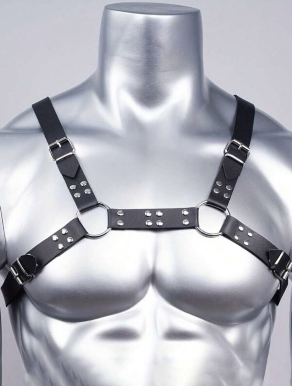 Screenshot Arnés Masculino Negro con Aros y Hebillas | Talla Única · ZONAG Chile